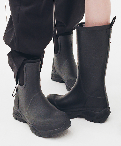 Sporty Short Rain Boots Black
